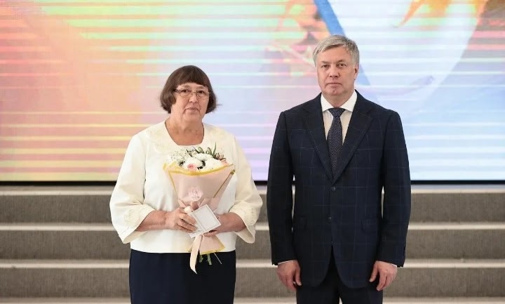 Присвоением  звания «Почётный работник сферы образования Российской Федерации» Ильдимиркиной Татьяне Васильевне.